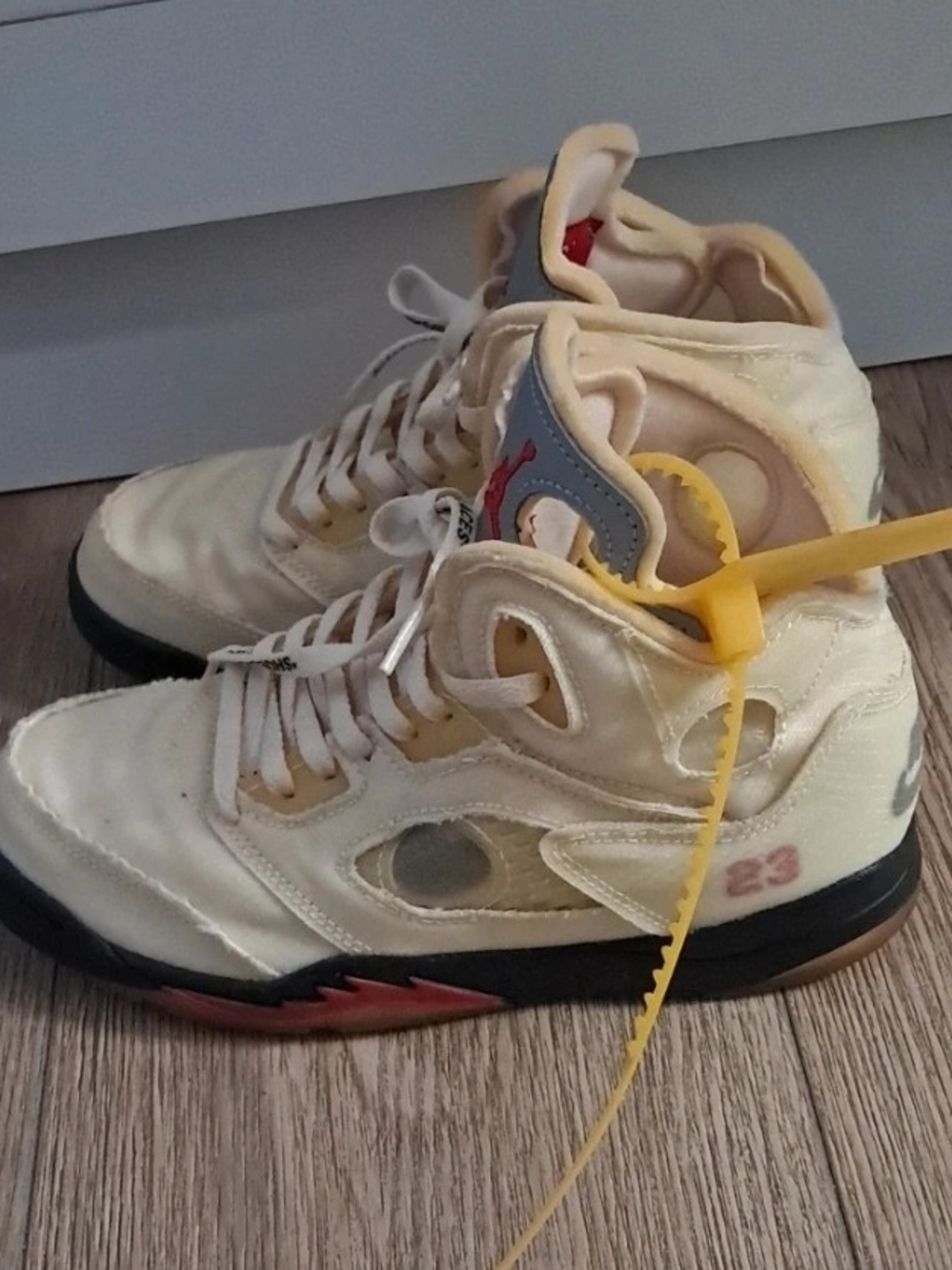 Off-White Kids Cream High-Top Sneakers with Black and Red Accents